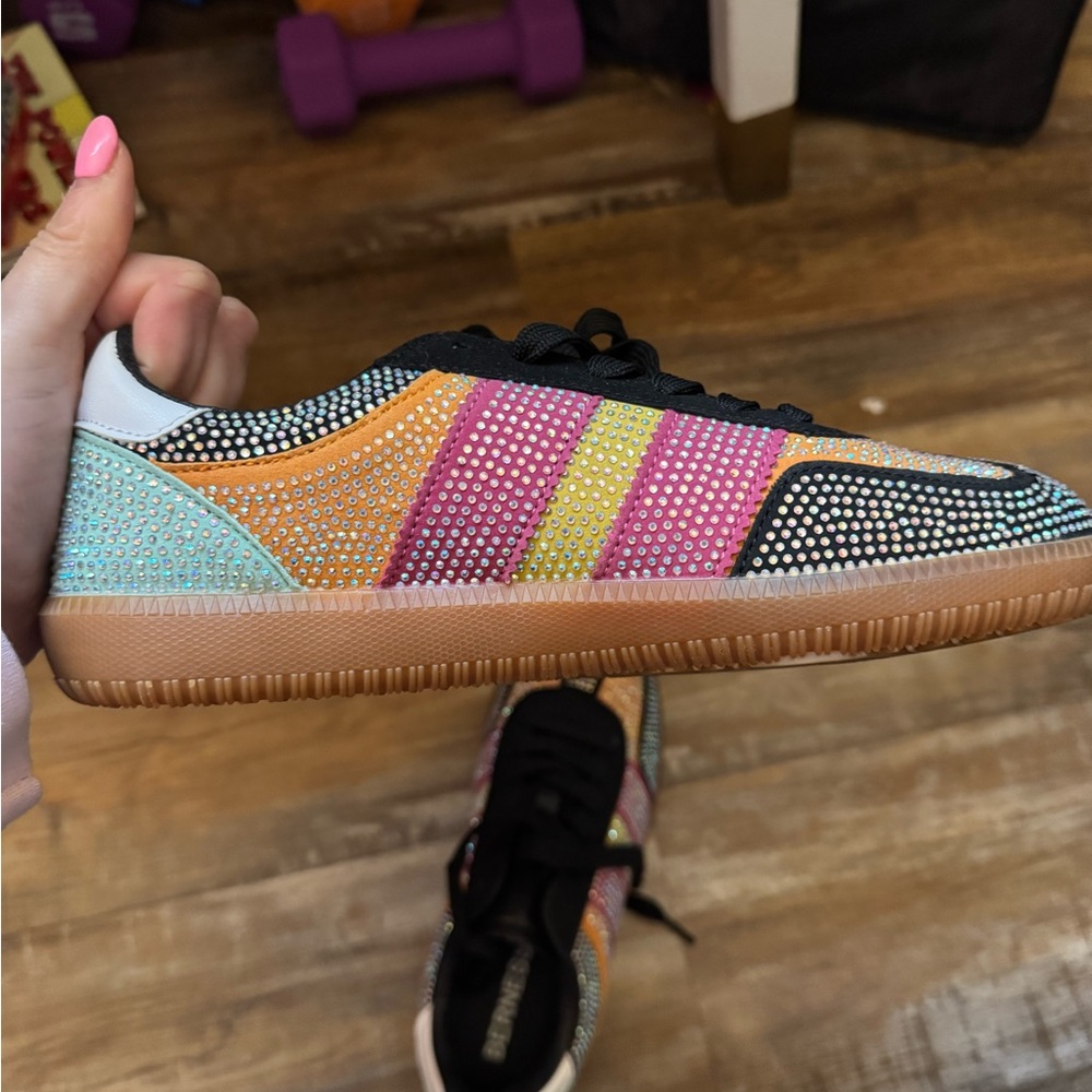 BERNESS Rhinestone Sneaker - Picture 3 of 4